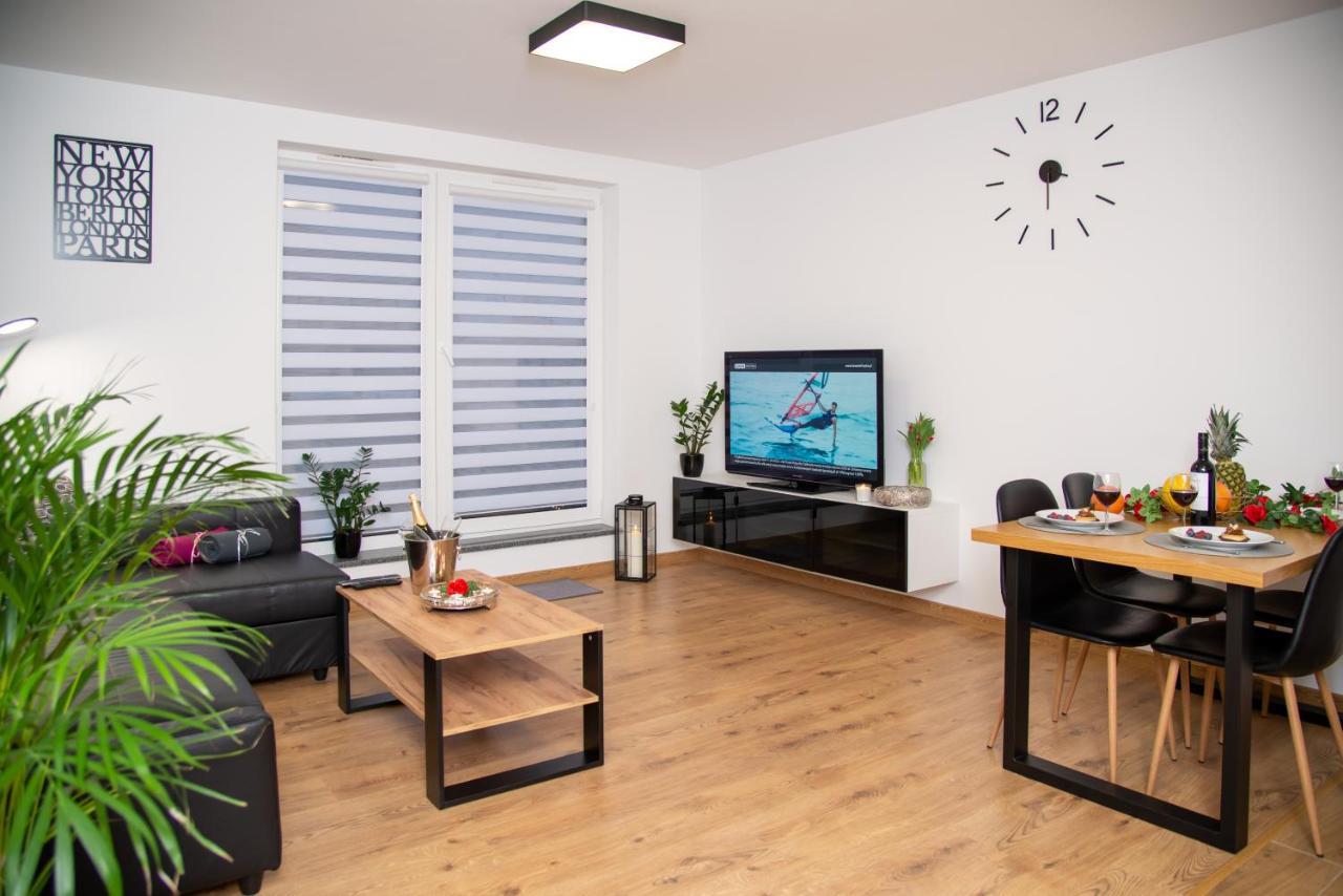 Maya'S Flats & Resorts 49 - Spacious 3 Rooms Apartment In Szafarnia Gdaňsk Exteriér fotografie
